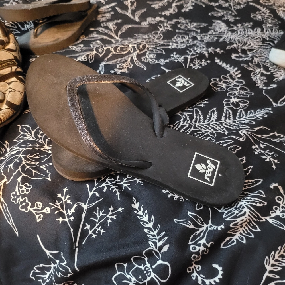Reef flip flops brand new